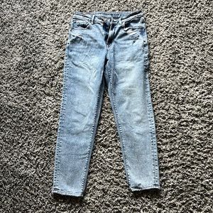American Eagle high rise mom jeans